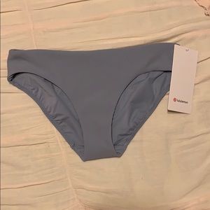 Lululemon mid rise medium bottom bikini bottoms